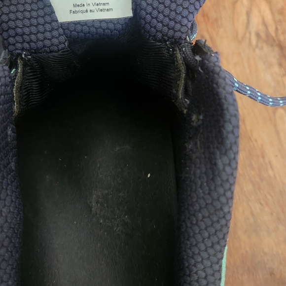 New balance hiking shoe - Picture 3 of 5